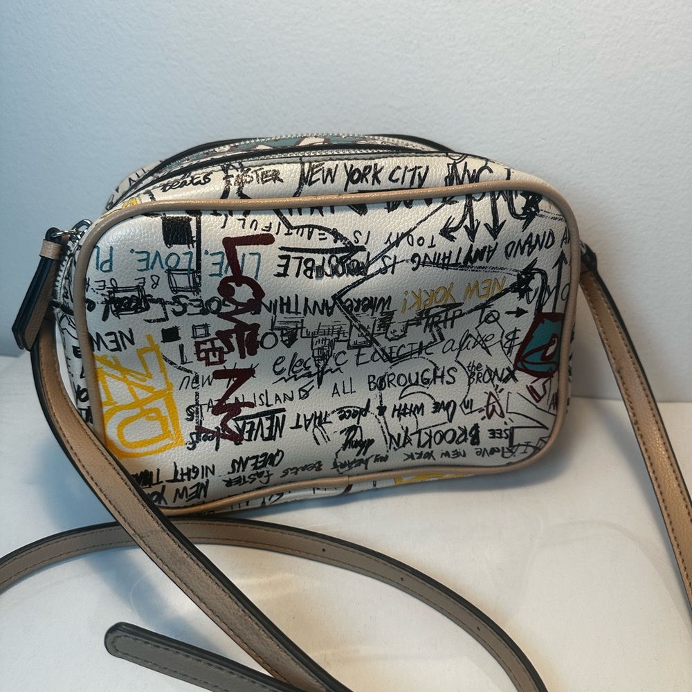 NWOT DKNY Erin Camera Crossbody bag purse graffiti print white